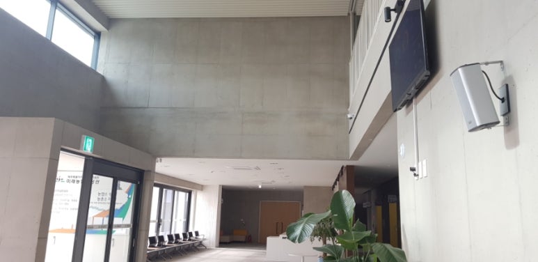 콘채 노출콘크리트 내부작업 색조 통일 시공사례 시공 후 1 사진